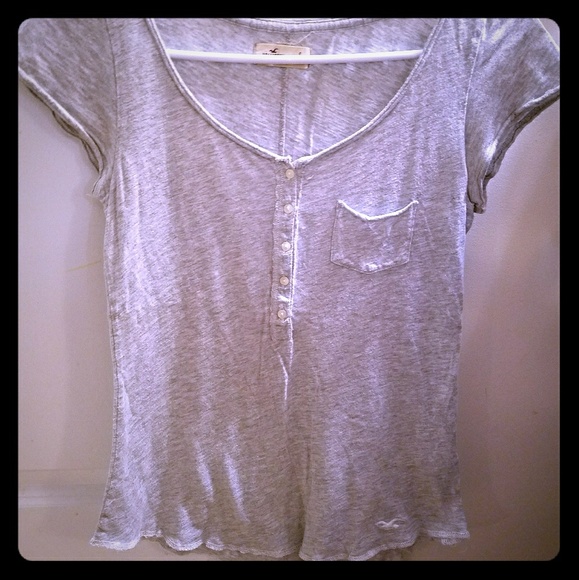 🌻4/$20 Hollister Short Sleeve Shirt - Picture 3 of 8